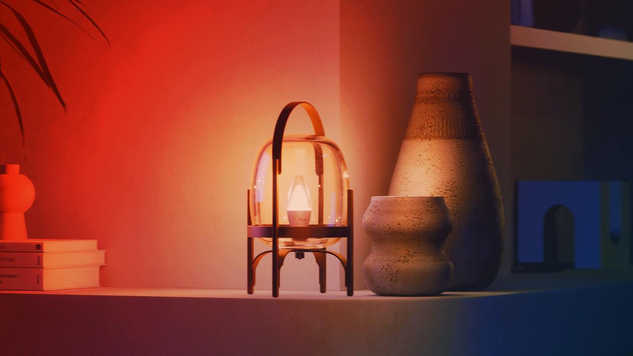A Philips Hue új Play lámpákkal, gyertyaizzókkal és kapcsolókkal támad