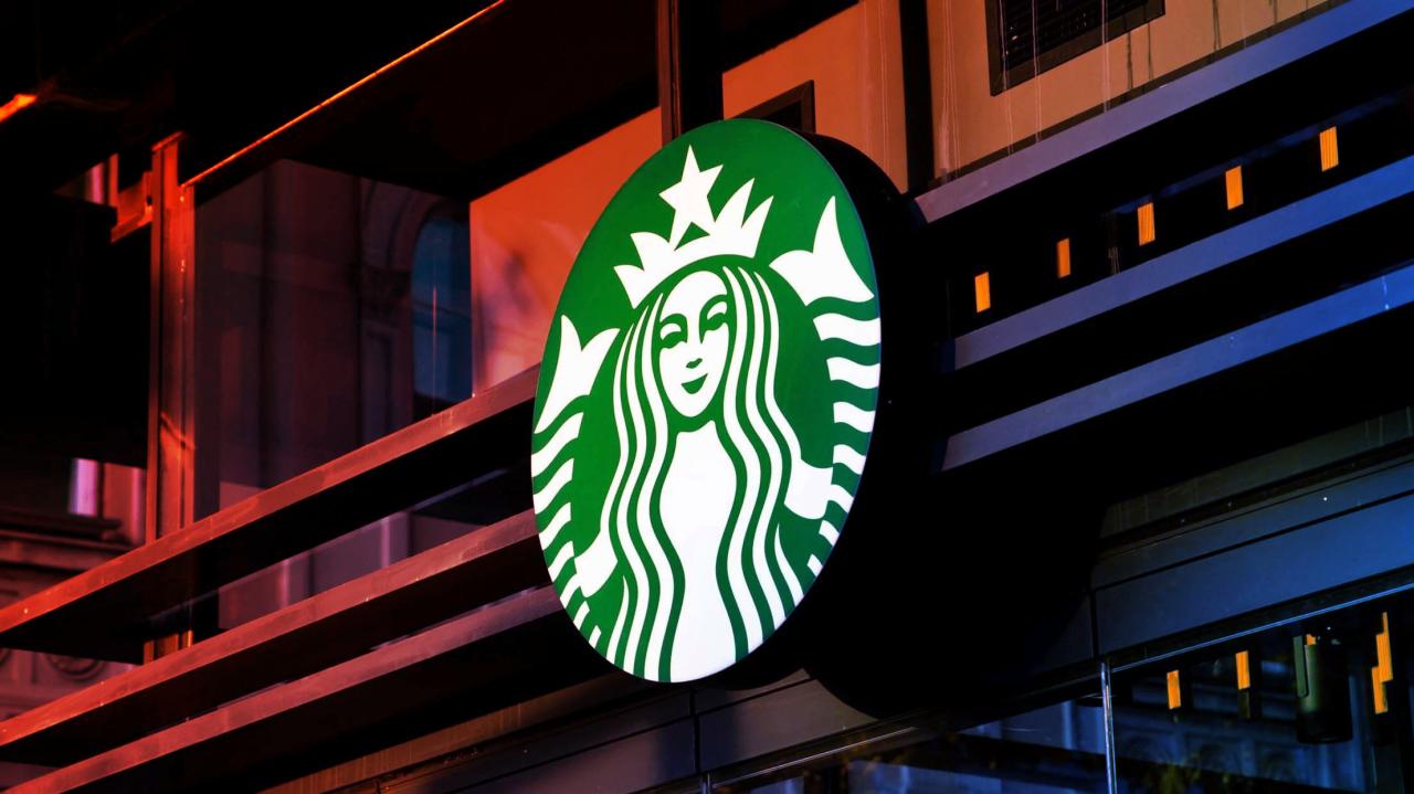A Starbucks dobta az MI-t: kilenc hónap után vissza a kézi leltárhoz