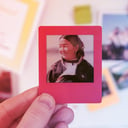 A világ legbájosabb hűtőmágnese: ez a mini E Ink képkeret