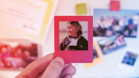 A világ legbájosabb hűtőmágnese: ez a mini E Ink képkeret