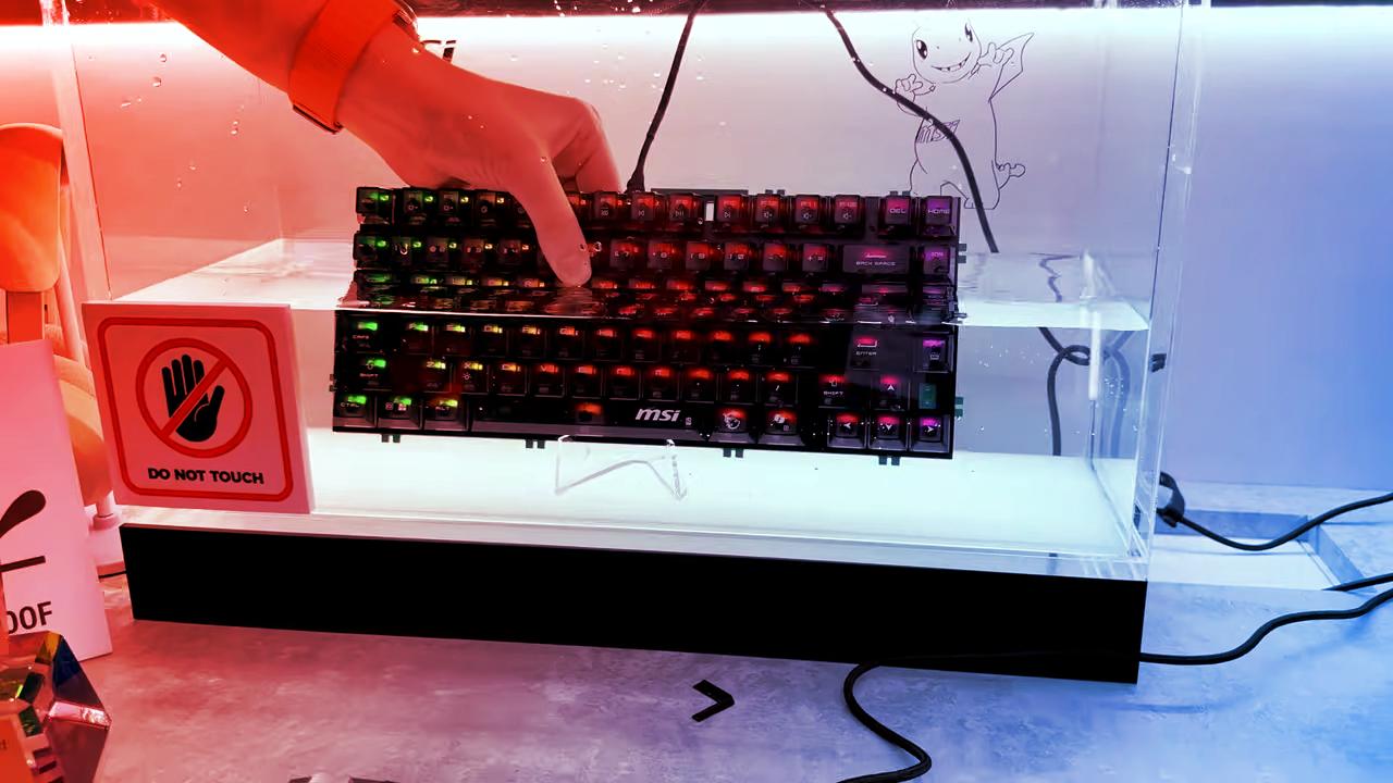 Az MSI Strike Alloy víz alatt is működik, 8K-val és rapid triggerrel