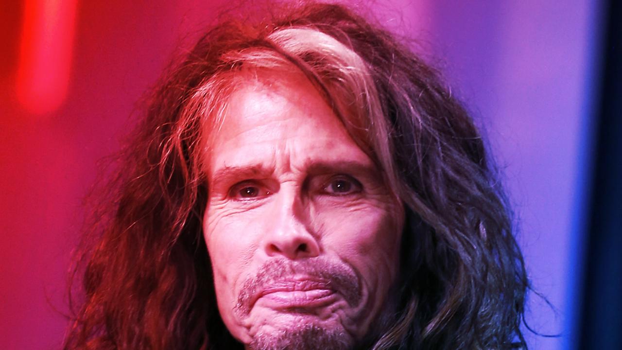Steven Tyler a tárgyalás előtt újra vallatná tini bántalmazási vádlóját