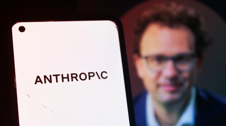 Az amerikai kormány újra zöld utat ad Anthropic Mythos és Fable MI‑modelljeinek