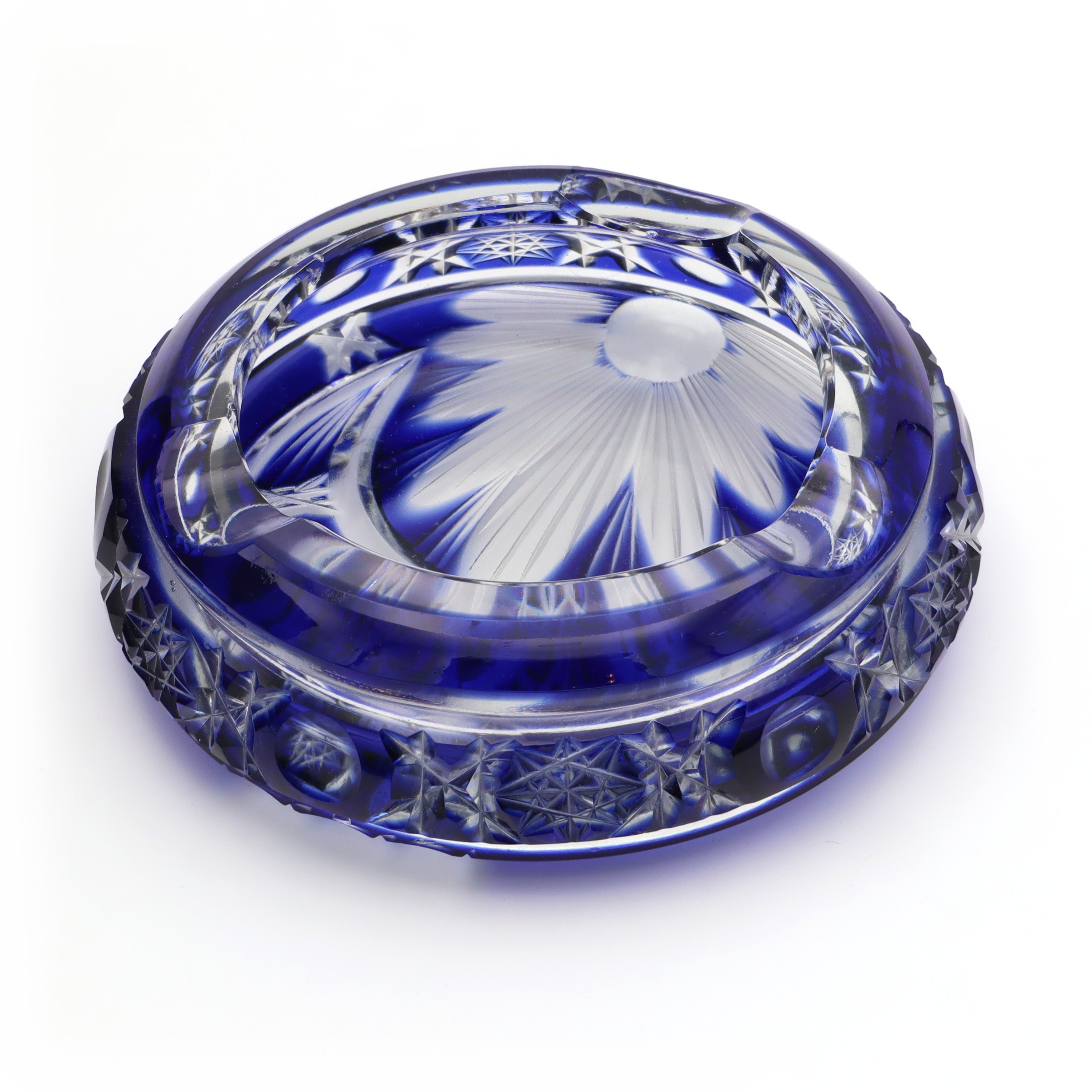 Cut Crystal Ashtray, Blue Bohemia Heavy Glass Ashtray, Vintage Handcrafted Art Deco Home Décor with Intricate Geometric Patterns, Elegant Sapphire Hue, Timeless Collectible