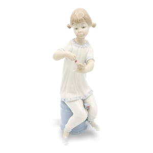 Lladro Girl Painting Nails, Retired Lladro Figurine, Vintage Sculpture, Collectible Porcelain Art Piece, Ceramic