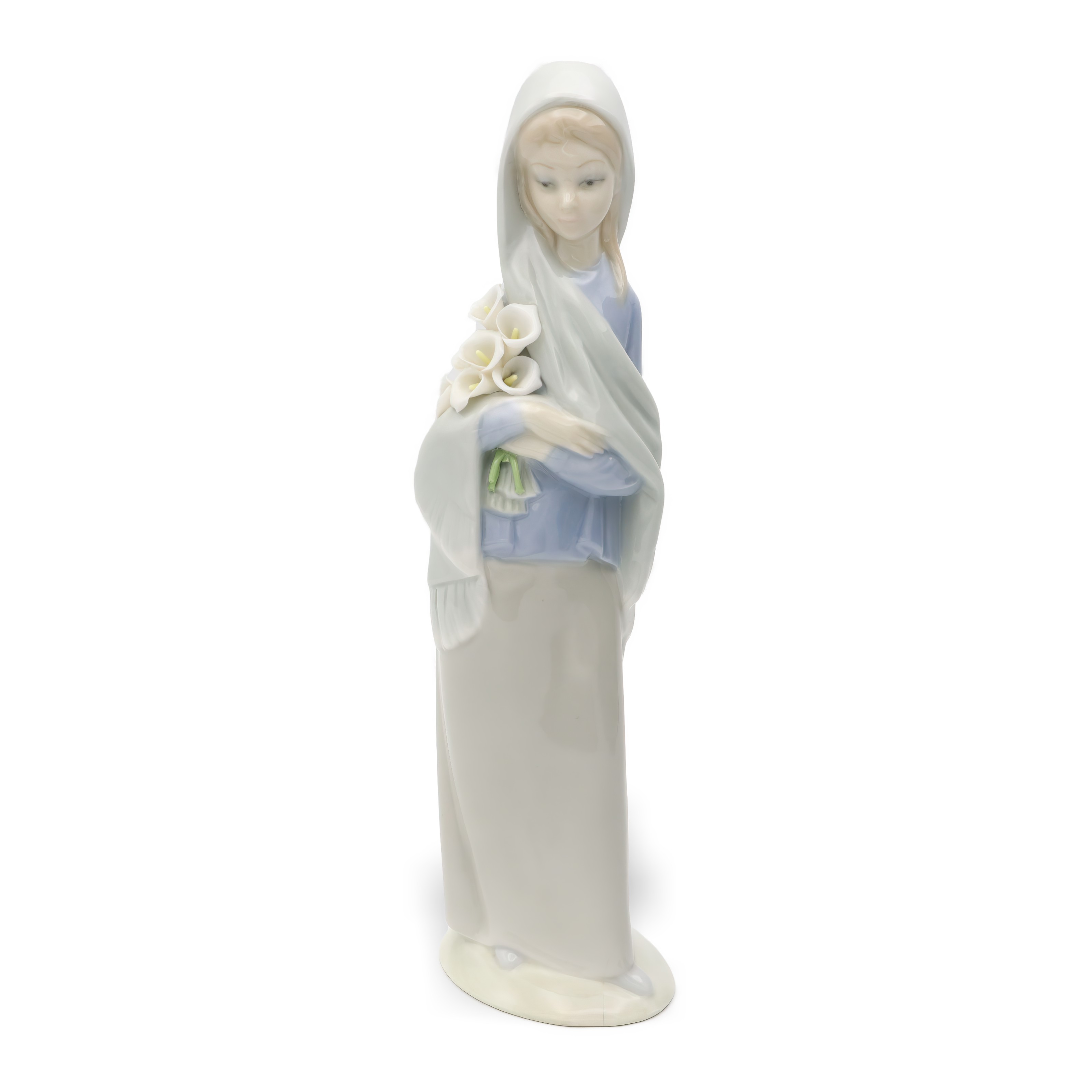 Lladro Veiled Lady With Lilies Porcelain Figurine Vintage Hand-Painted Girl With Flowers Lladro Veiled Lady With Lilies porcelain figurine, vintage hand-painted girl holding flowers, collectible decorative sculpture