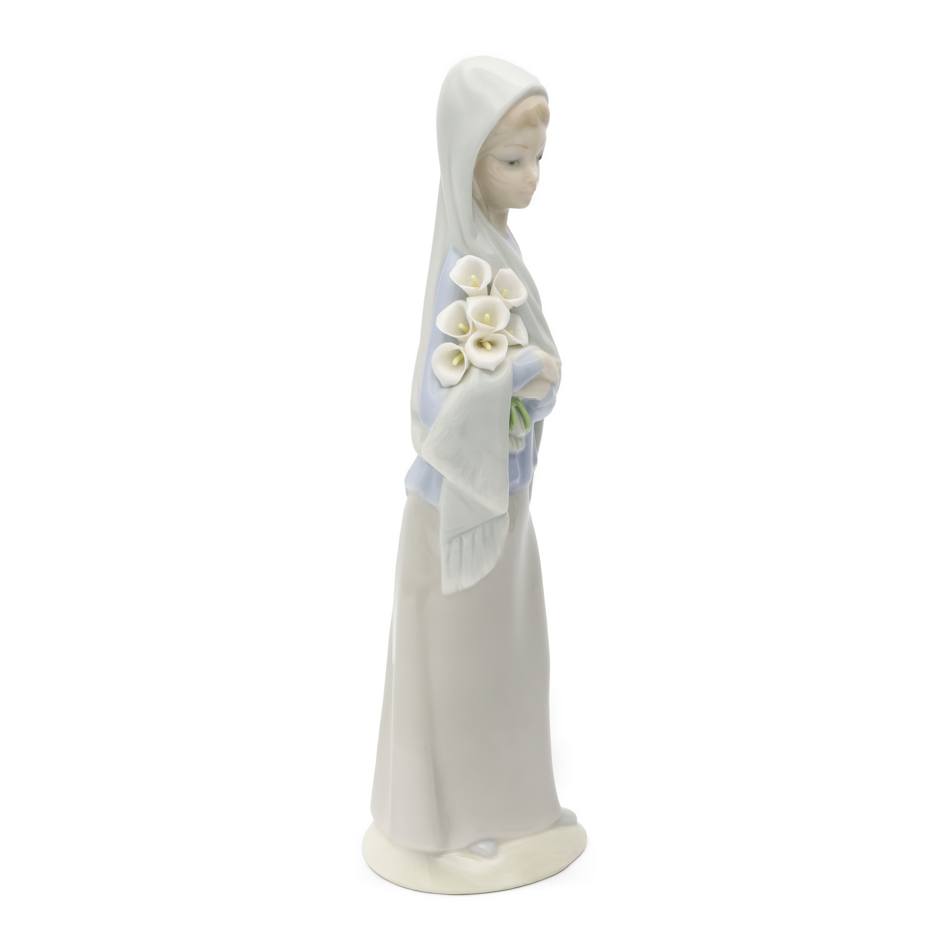 Lladro Veiled Lady With Lilies Porcelain Figurine Vintage Hand-Painted Girl With Flowers Thumbnail for Lladro Veiled Lady With Lilies, Girl With Flowers, Vintage Hand-Painted Porcelain