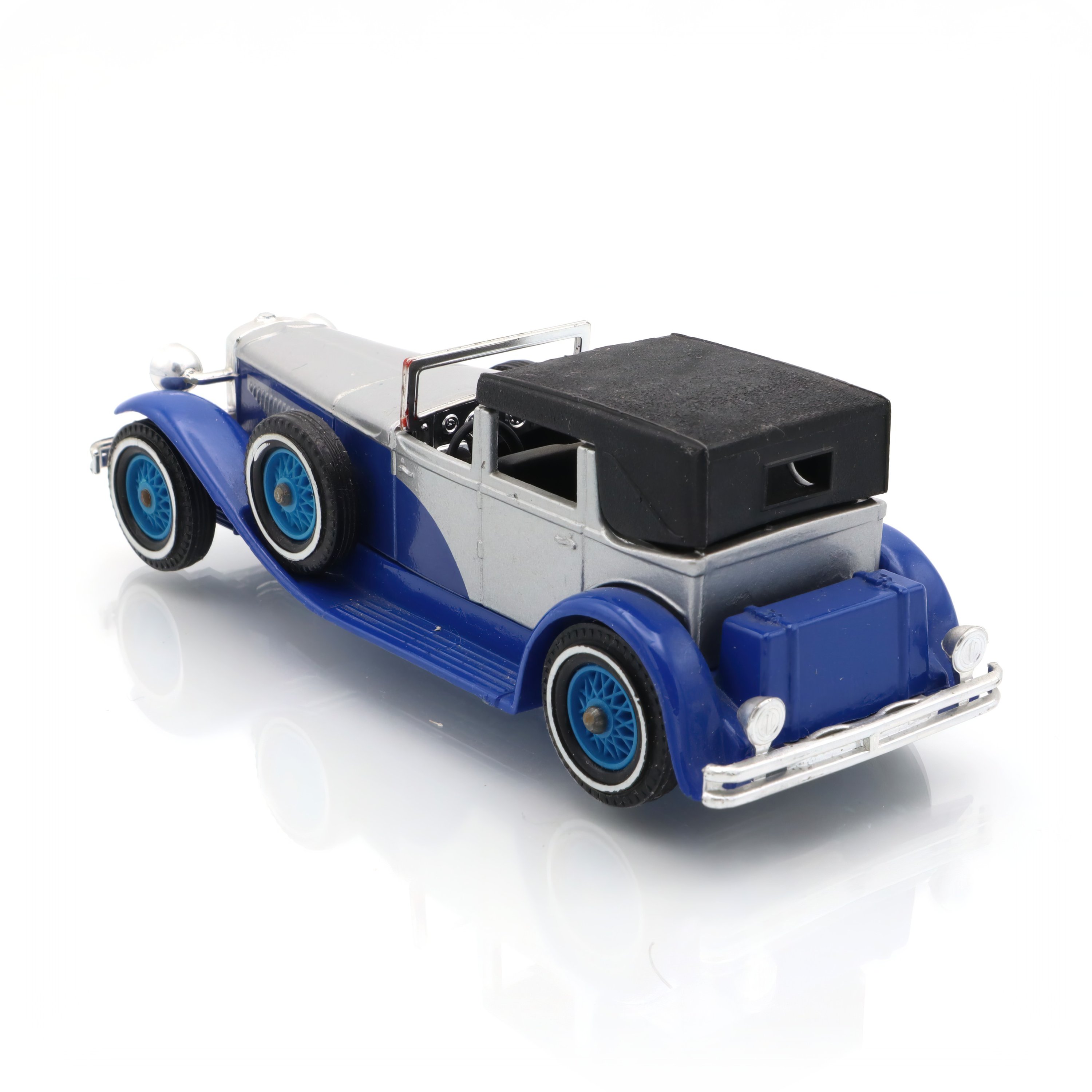 Y-4 1930 Duesenberg Model J - Vintage Diecast Car - Collector’s Item - Classic Automotive Replica - Detailed Model