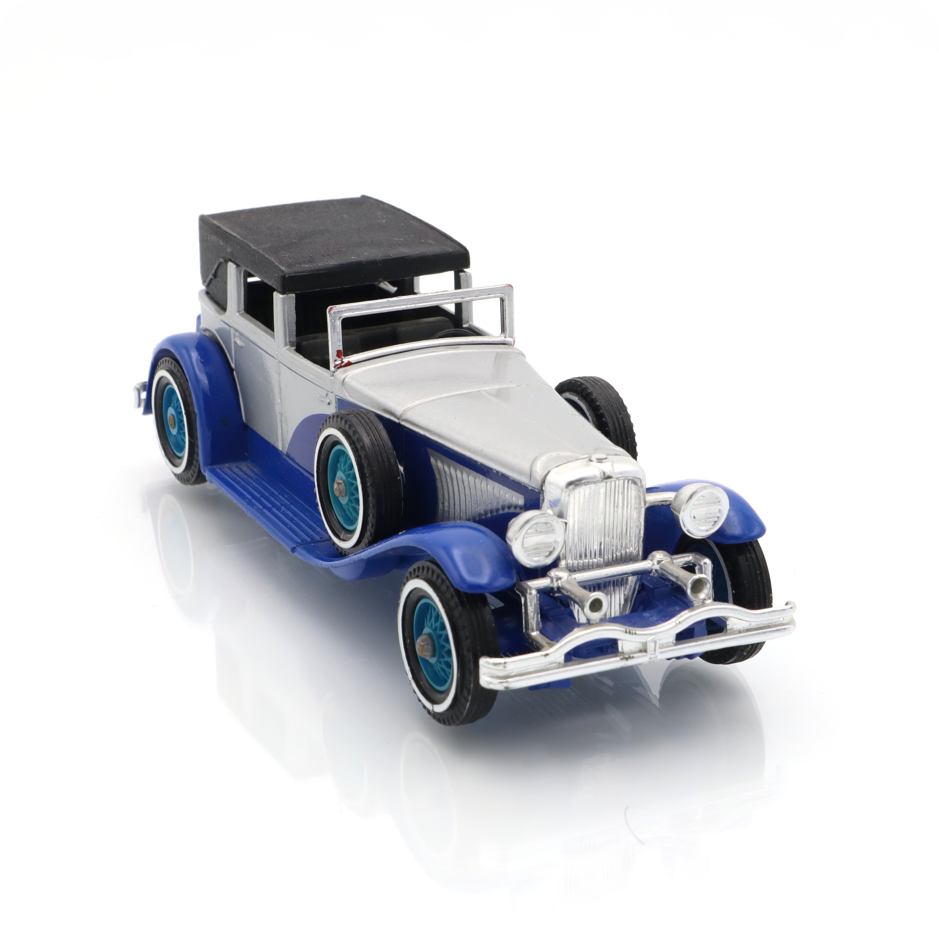 Y-4 1930 Duesenberg Model J - Vintage Diecast Car - Collector’s Item - Classic Automotive Replica - Detailed Model