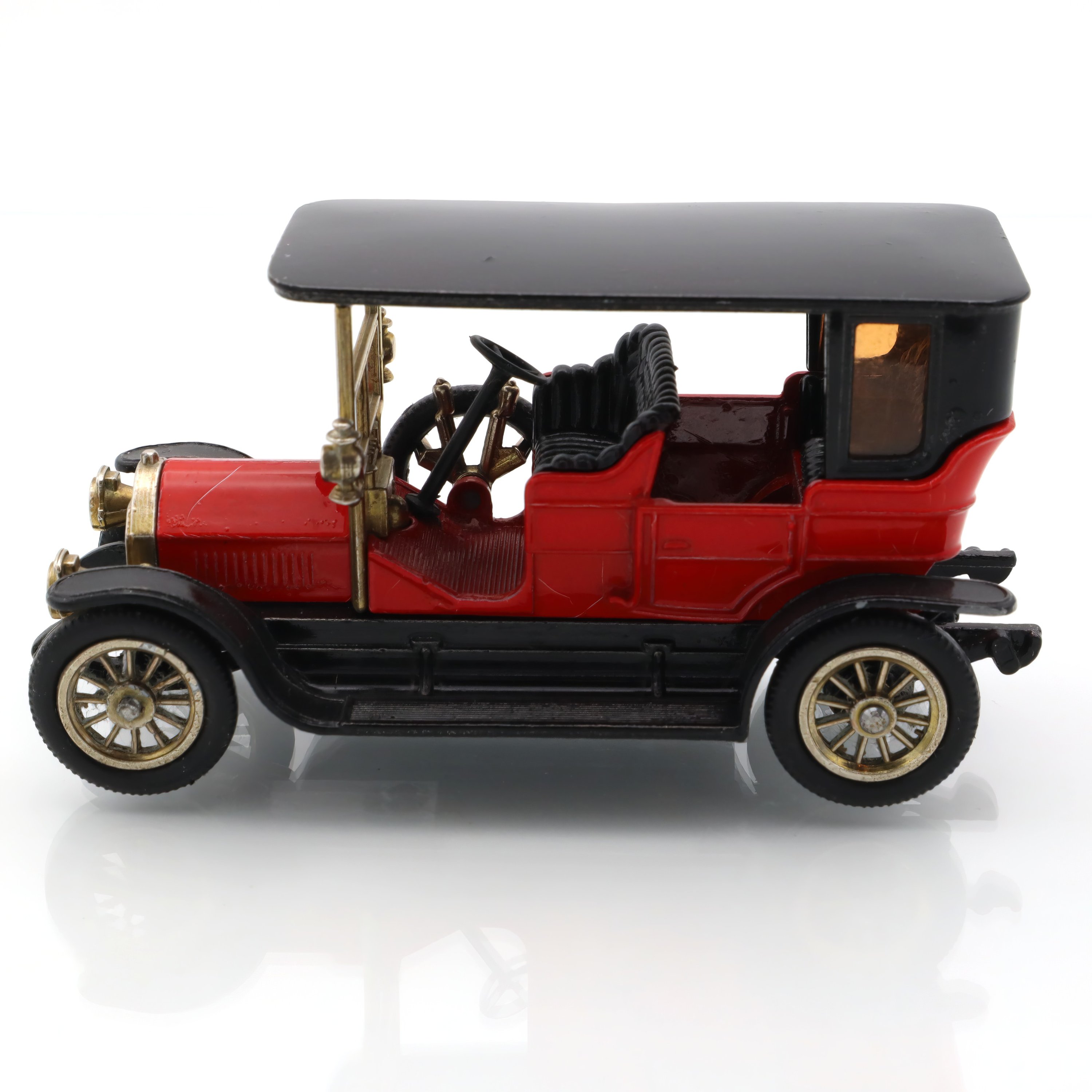 Y-5 1907 Peugeot - Vintage Diecast Car - Collector’s Item - Matchbox Yesteryear Series - Classic French Automobile - Retro Toy Model