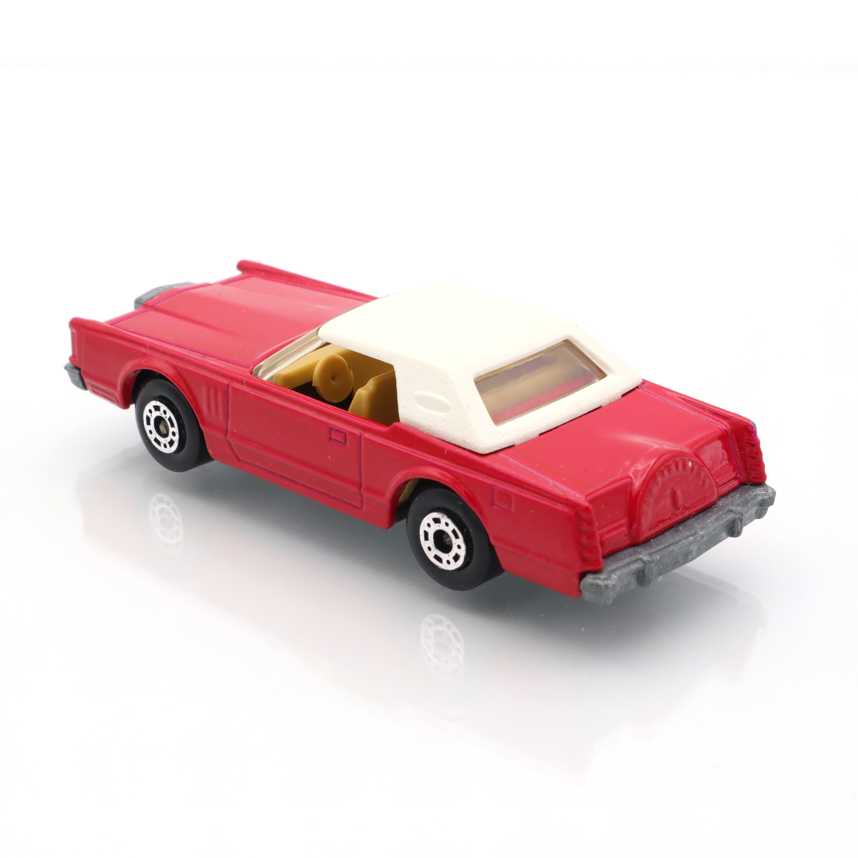 Matchbox Superfast 28 Lincoln Continental - Diecast Model Car - Collectible Scale Model - Vintage Replica - Classic Toy Vehicle