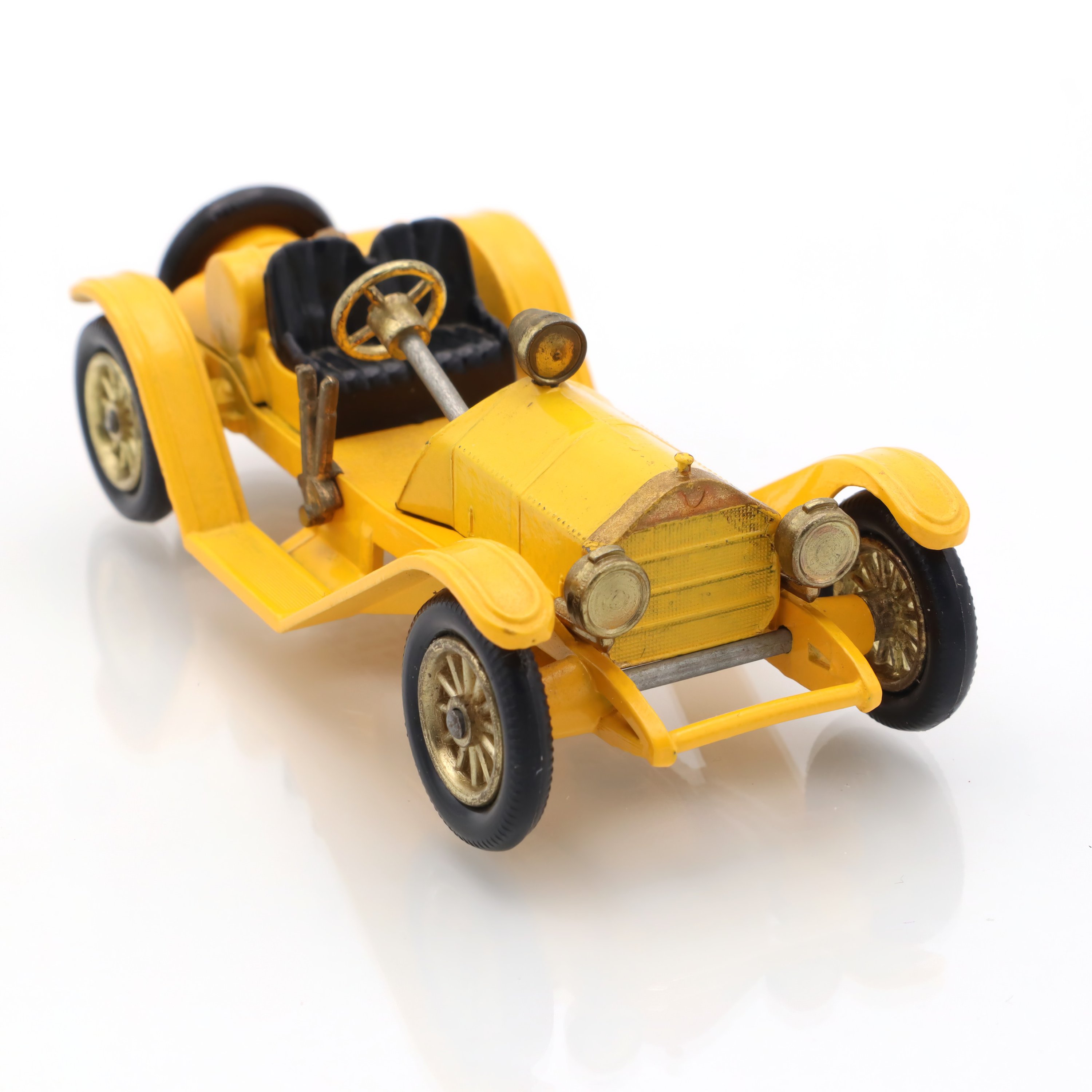Y-7 1913 Mercer Raceabout - Vintage Diecast Collector’s Model - Classic Automotive Memorabilia - Detailed Historical Replica