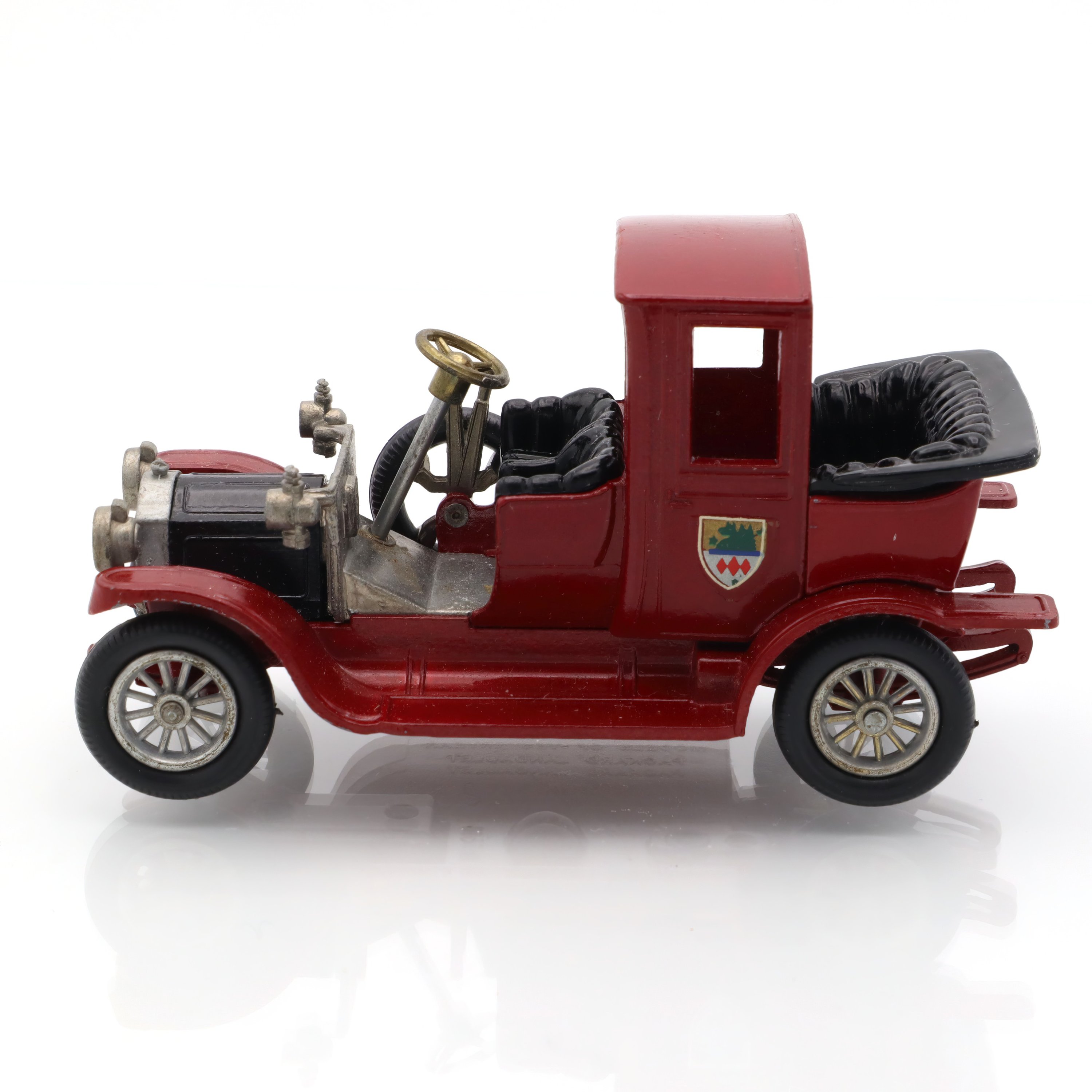 Y-11 Packard Landaulet - Vintage Diecast Model - Classic Collectible Car - Detailed Miniature Replica - 1930s Style Toy Vehicle