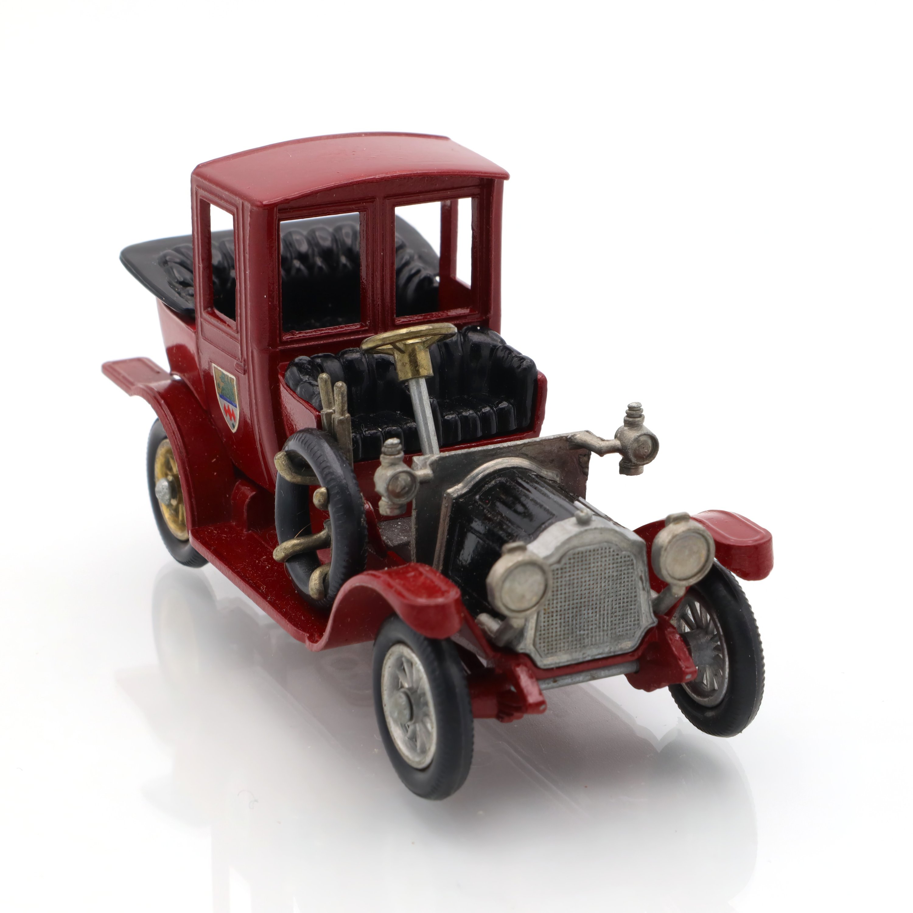 Y-11 Packard Landaulet - Vintage Diecast Model - Classic Collectible Car - Detailed Miniature Replica - 1930s Style Toy Vehicle