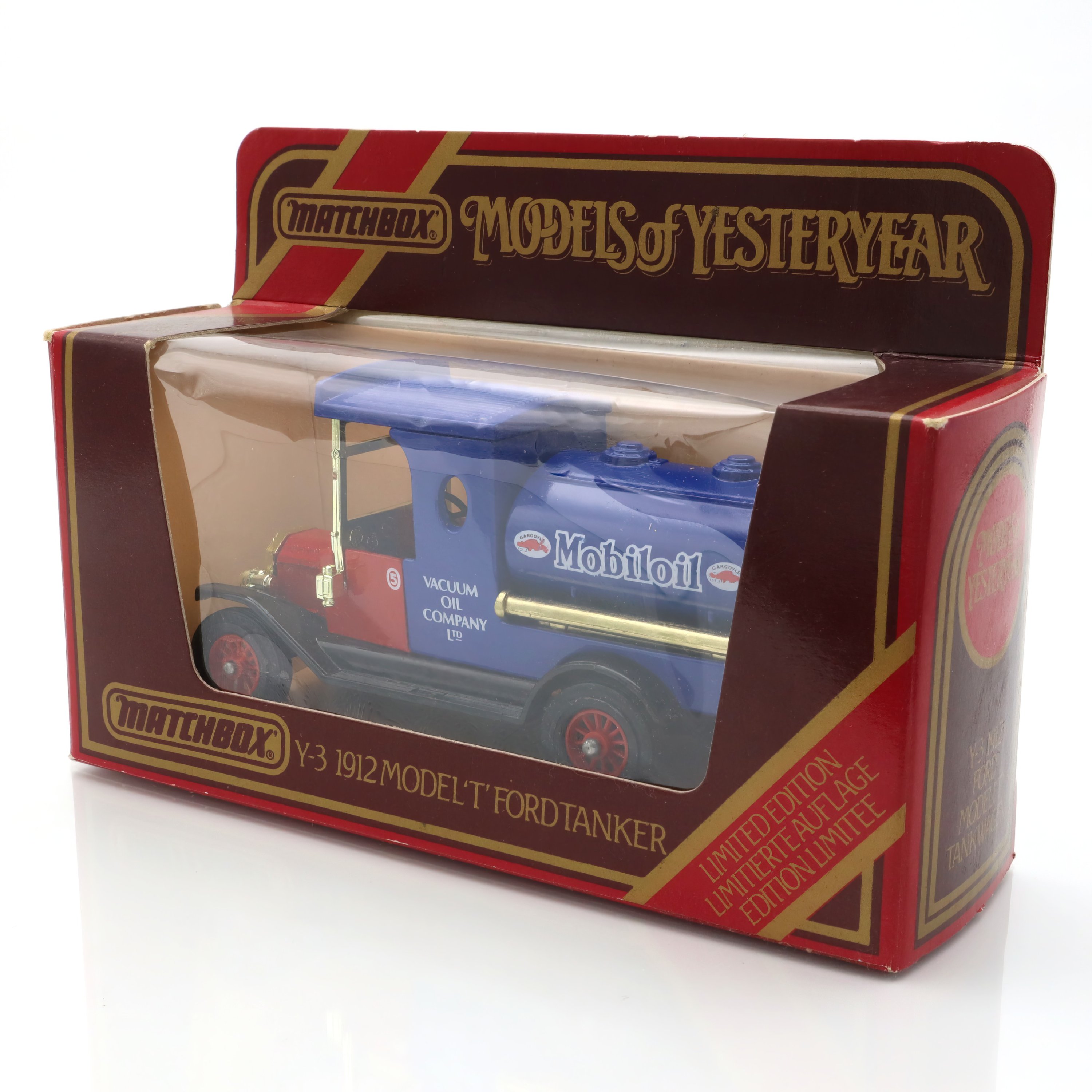 Y-3 Mobiloil Tanker - Vintage Diecast Model - Classic Collectible Toy - Shell Oil Memorabilia - Retro Gasoline Truck