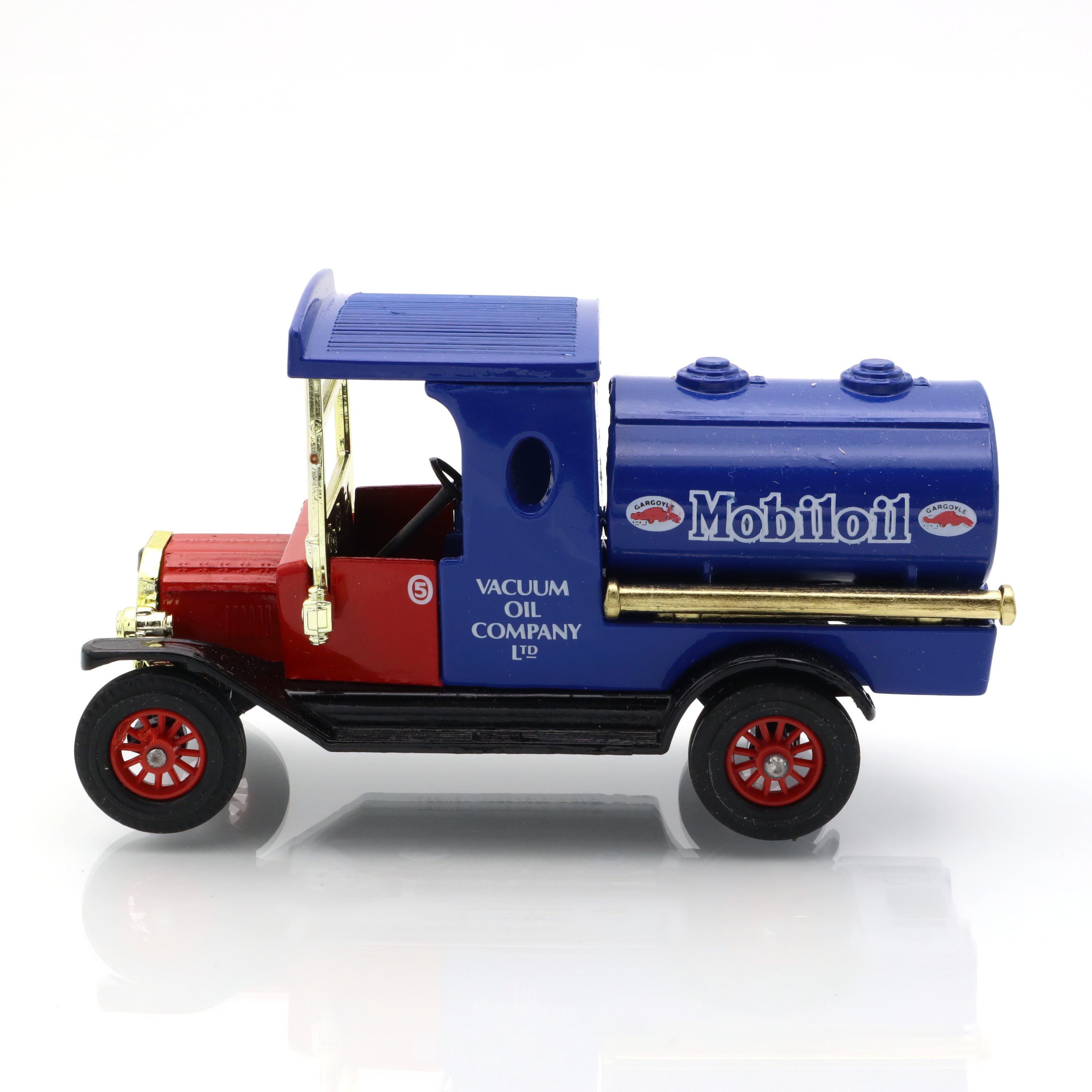 Y-3 Mobiloil Tanker - Vintage Diecast Model - Classic Collectible Toy - Shell Oil Memorabilia - Retro Gasoline Truck