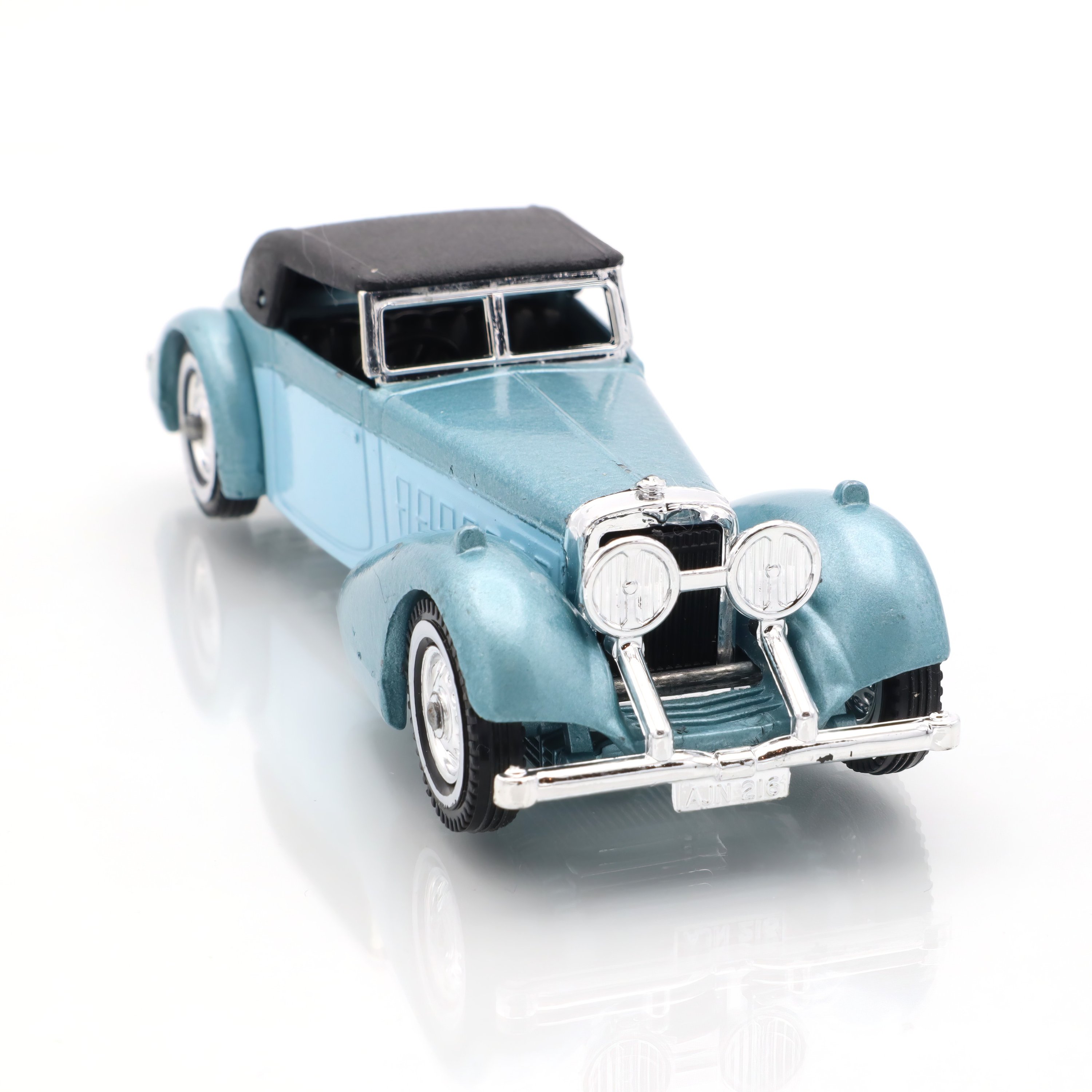 Y-17 1933 Hispano Suiza - Vintage Collectible Diecast Model - Classic Car Replica - Highly Detailed Miniature