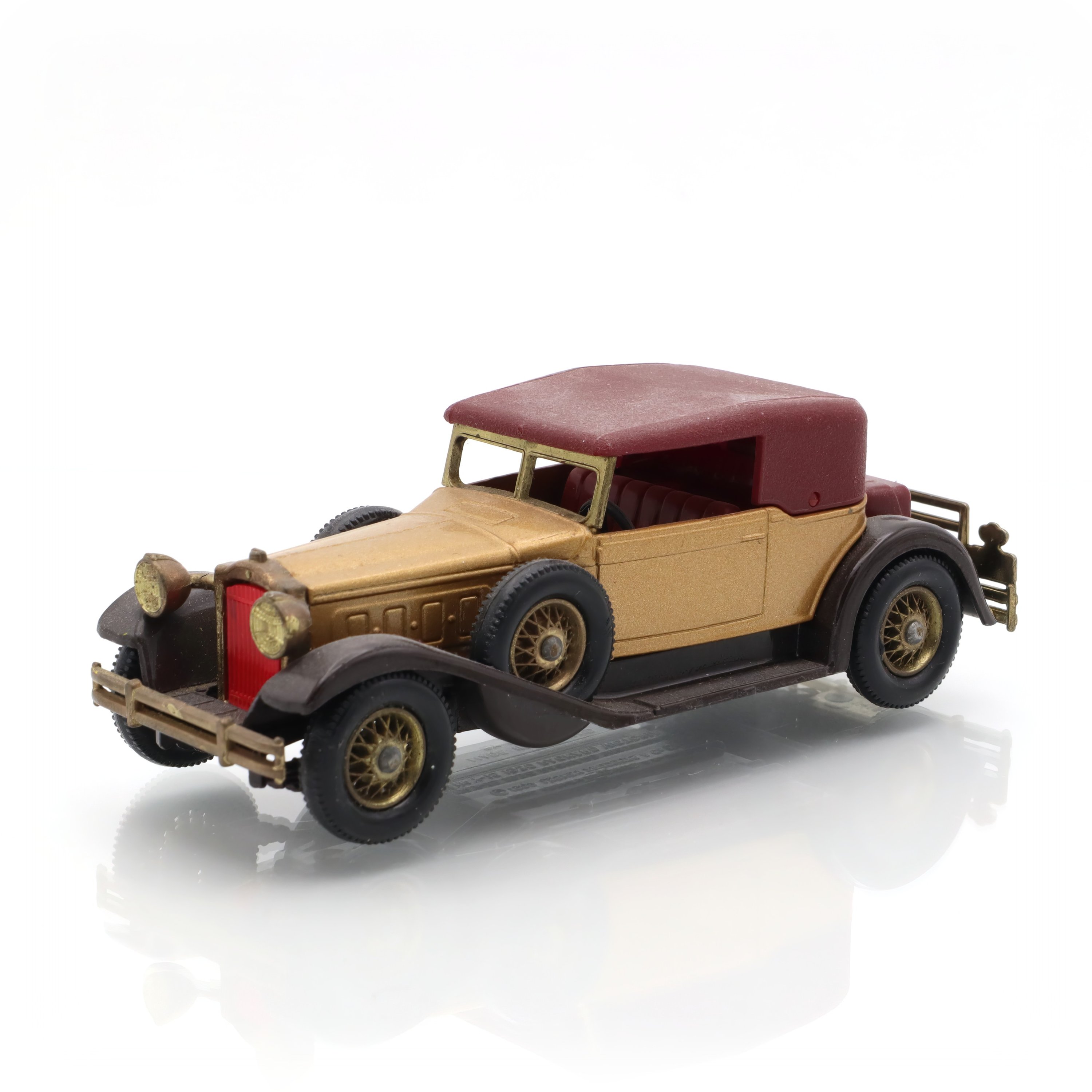 Y-15 Packard Victoria - 1930s Vintage Replica - Collectible Diecast Model - Miniature Classic Car - Yesteryear Series