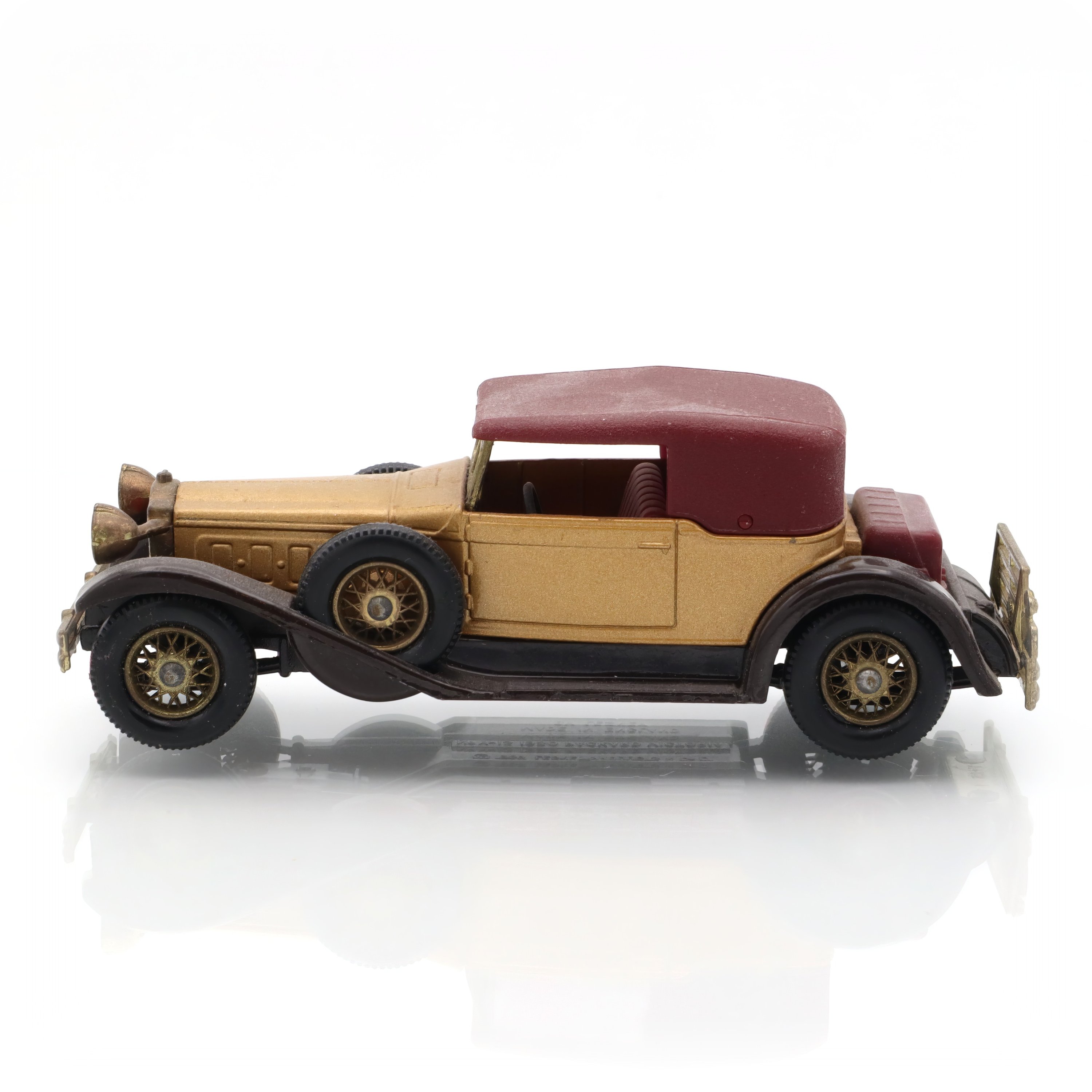 Y-15 Packard Victoria - 1930s Vintage Replica - Collectible Diecast Model - Miniature Classic Car - Yesteryear Series