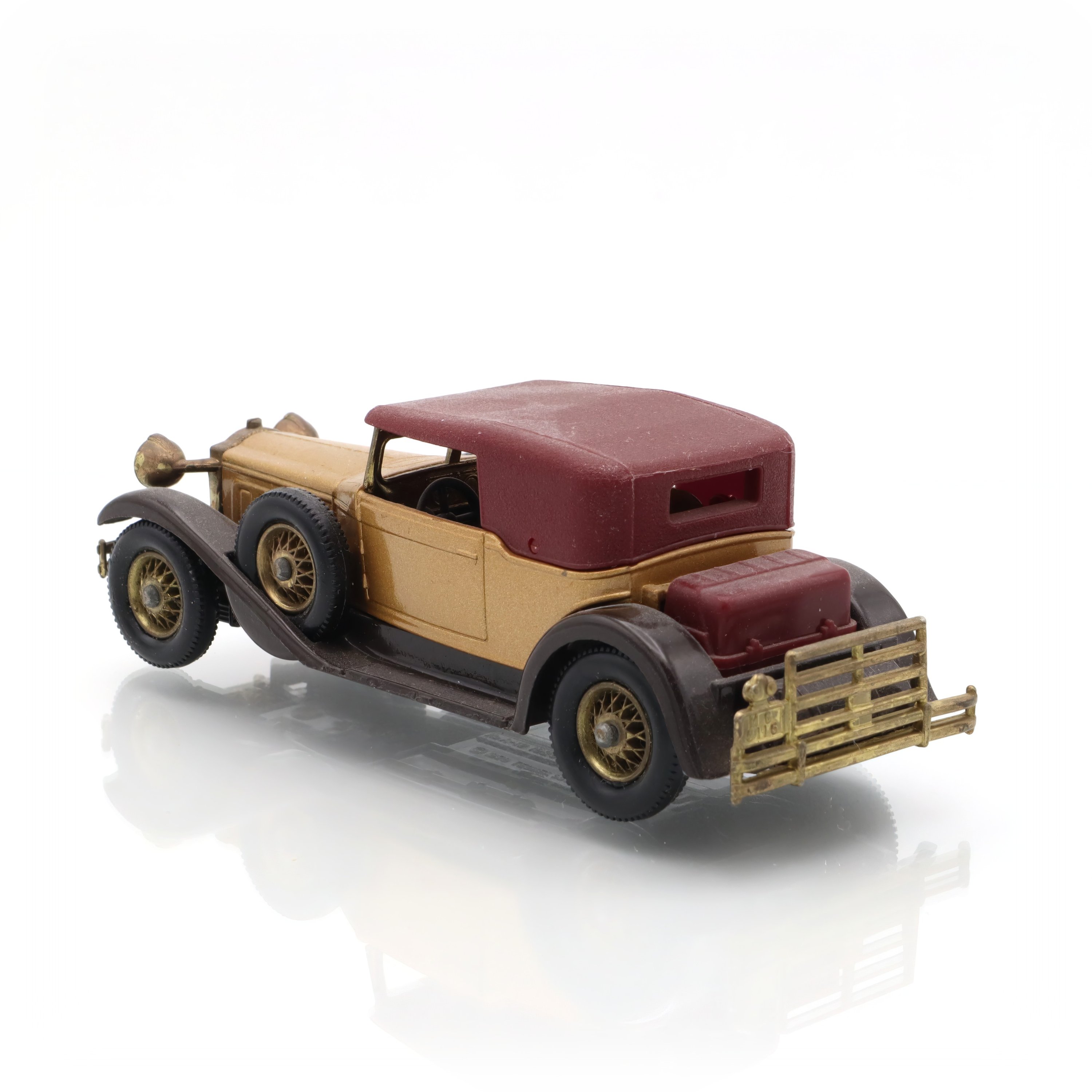 Y-15 Packard Victoria - 1930s Vintage Replica - Collectible Diecast Model - Miniature Classic Car - Yesteryear Series