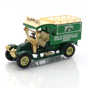 Y-25 1910 Renault Type AG - Vintage Diecast Collectible - Classic French Taxi Model - Detailed Miniature Replica