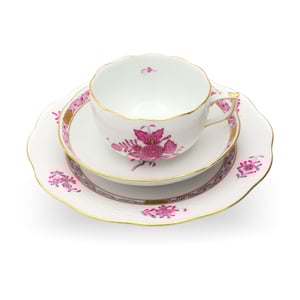 Herend Hungary Raspberry Chinese Bouquet Apponyi tea cup and saucer set with gold rim and floral design detailed view