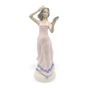 Vintage Porcelain Doll - Elegant Woman Combing Her Hair - Tengra Spanish Hand Made Figurine - Collectible Porcelain Figurine