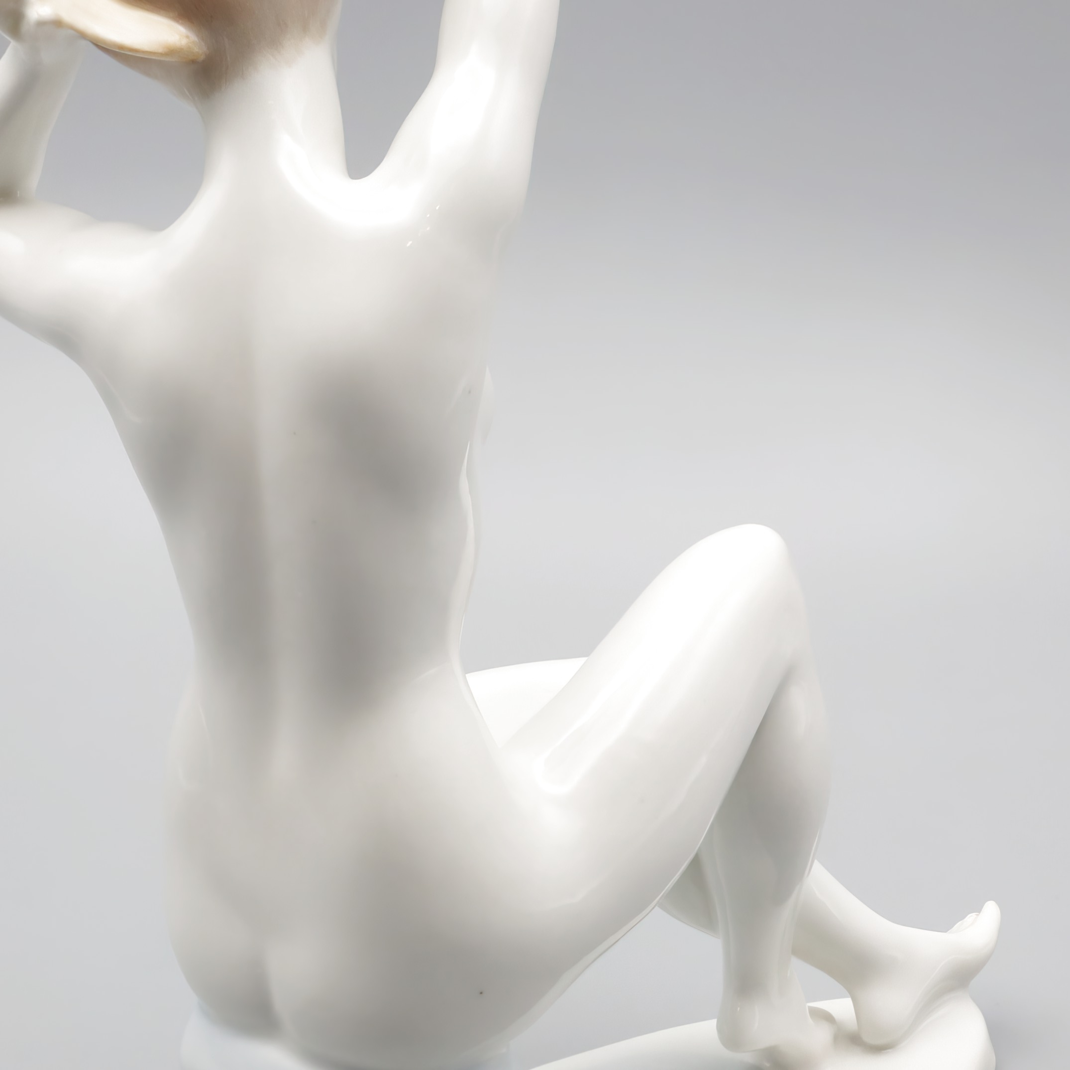 Nude Lady Figurine - Helen Of Troy Woman Combing Her Hair Vintage Aquincum Porcelain 1970