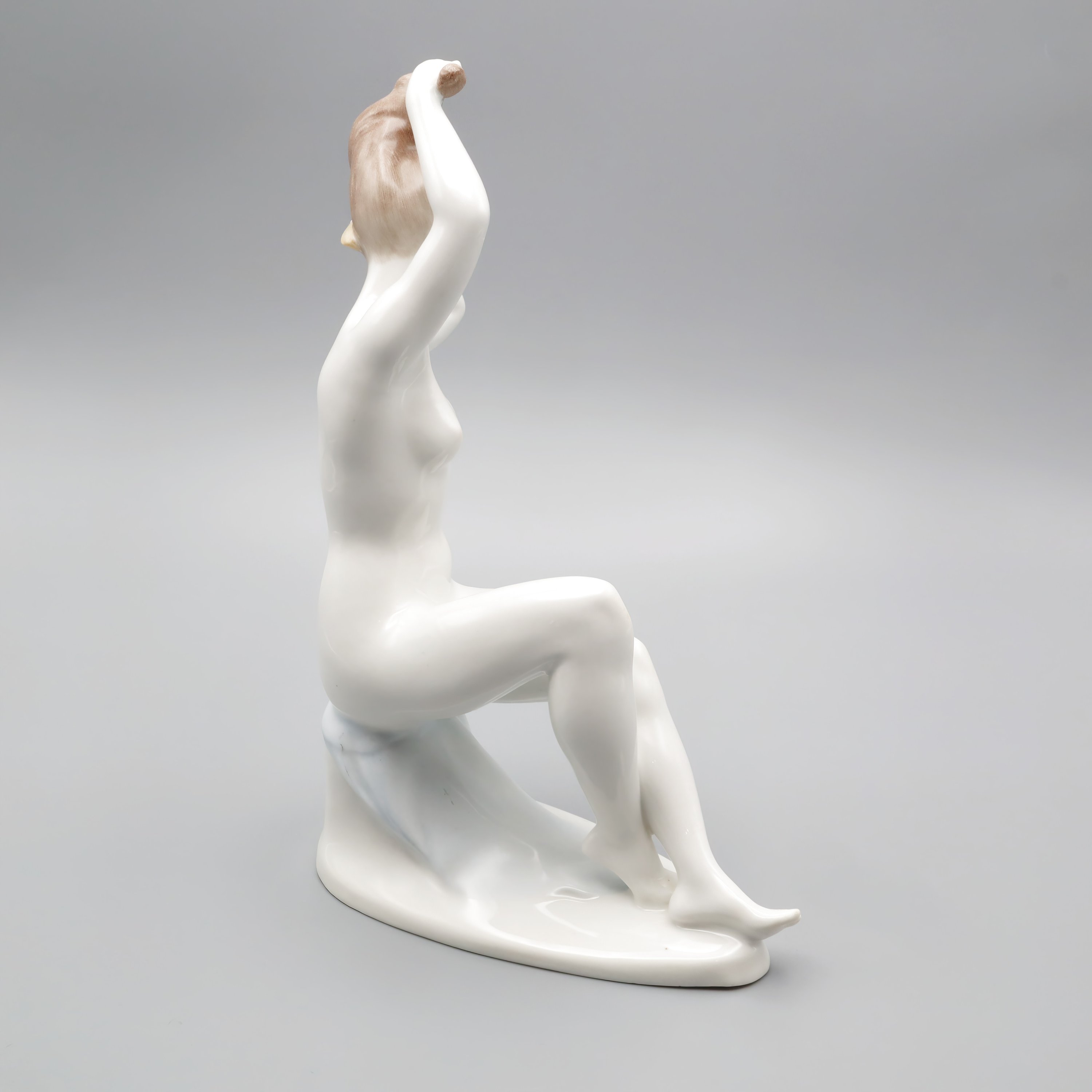 Nude Lady Figurine - Helen Of Troy Woman Combing Her Hair Vintage Aquincum Porcelain 1970