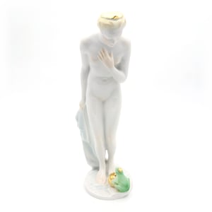 Herend Princess And Frog - Hand Painted Porcelain Figurine - Hungarian Herend Collectible - Vintage Herend Decoration - Royal Inspired Home Decor