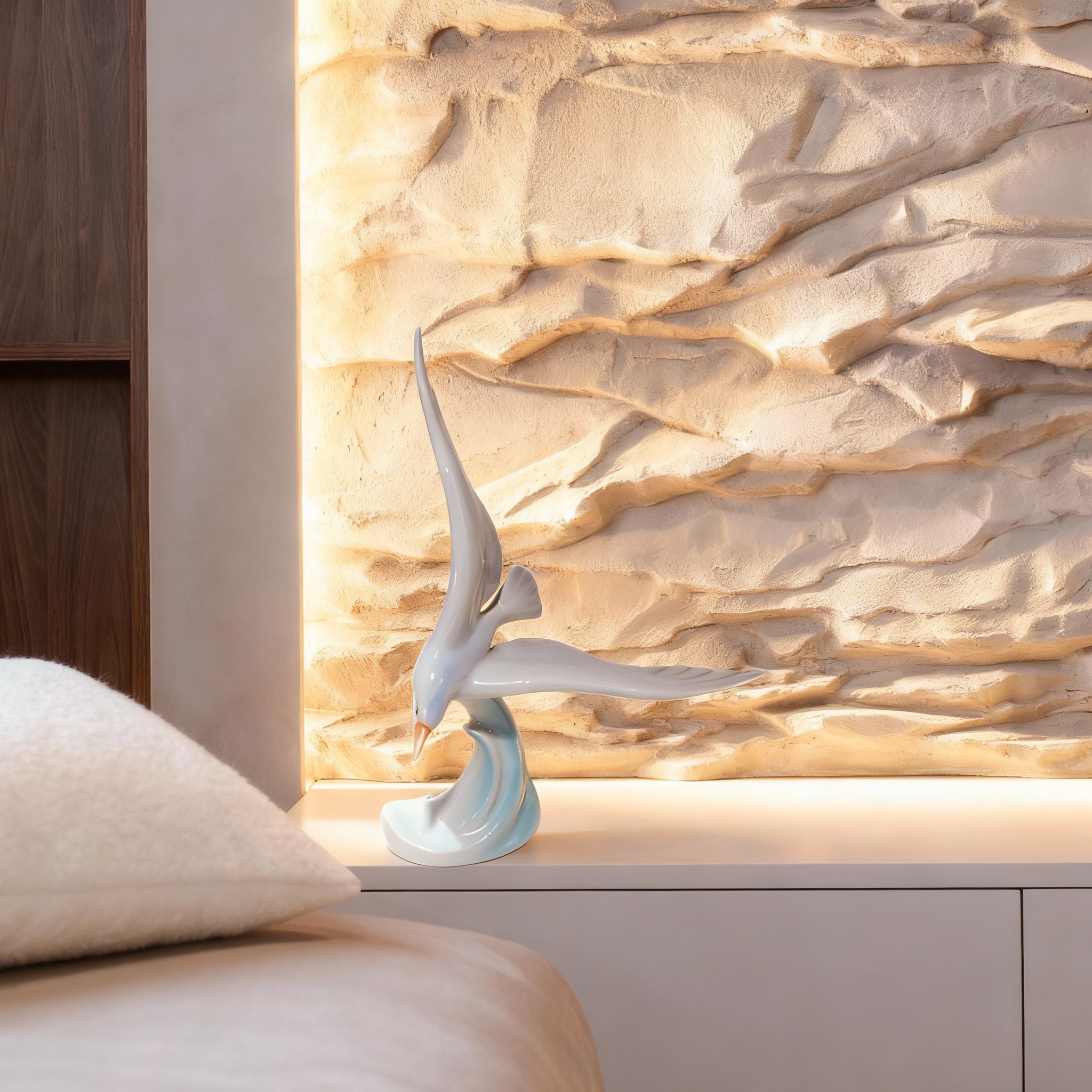 Hollohaza Seagull Porcelain Bird Figurine Hand Painted Vintage 01a4 Thumbnail for Hollohaza Seagull Porcelain Bird Figurine - Hand Painted Vintage - Collectible Hungarian Animal Statue