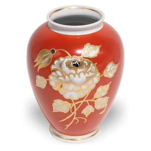 Wallendorf porcelain red vase with gold and white floral pattern, luxury decorative collectible vase