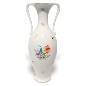 Herend vase floral pattern amphora style porcelain with colorful kitty and flowers design