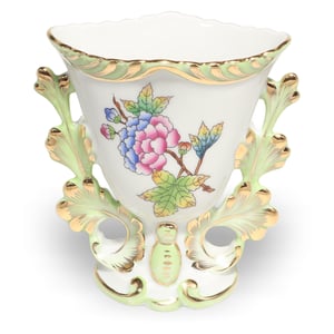 Herend Queen Victoria porcelain vase with gilded rococo floral pattern, vintage decorative collectible