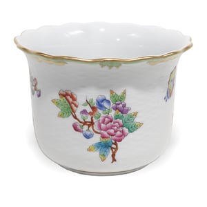 Herend cachepot Queen Victoria pattern porcelain planter with hand painted floral and butterfly motif and gold rim