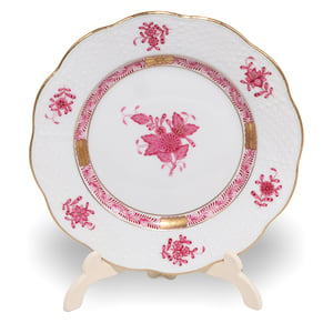 Herend dessert plate raspberry Chinese Bouquet pattern 515ap porcelain with gold rim floral design