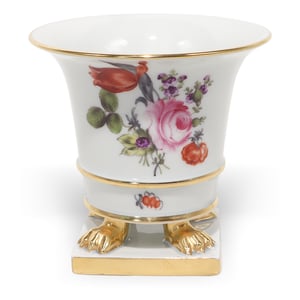 herend-petite-bouquet-de-rose-cachepot-vase-gilt-lion-paw-feet-01.jpg