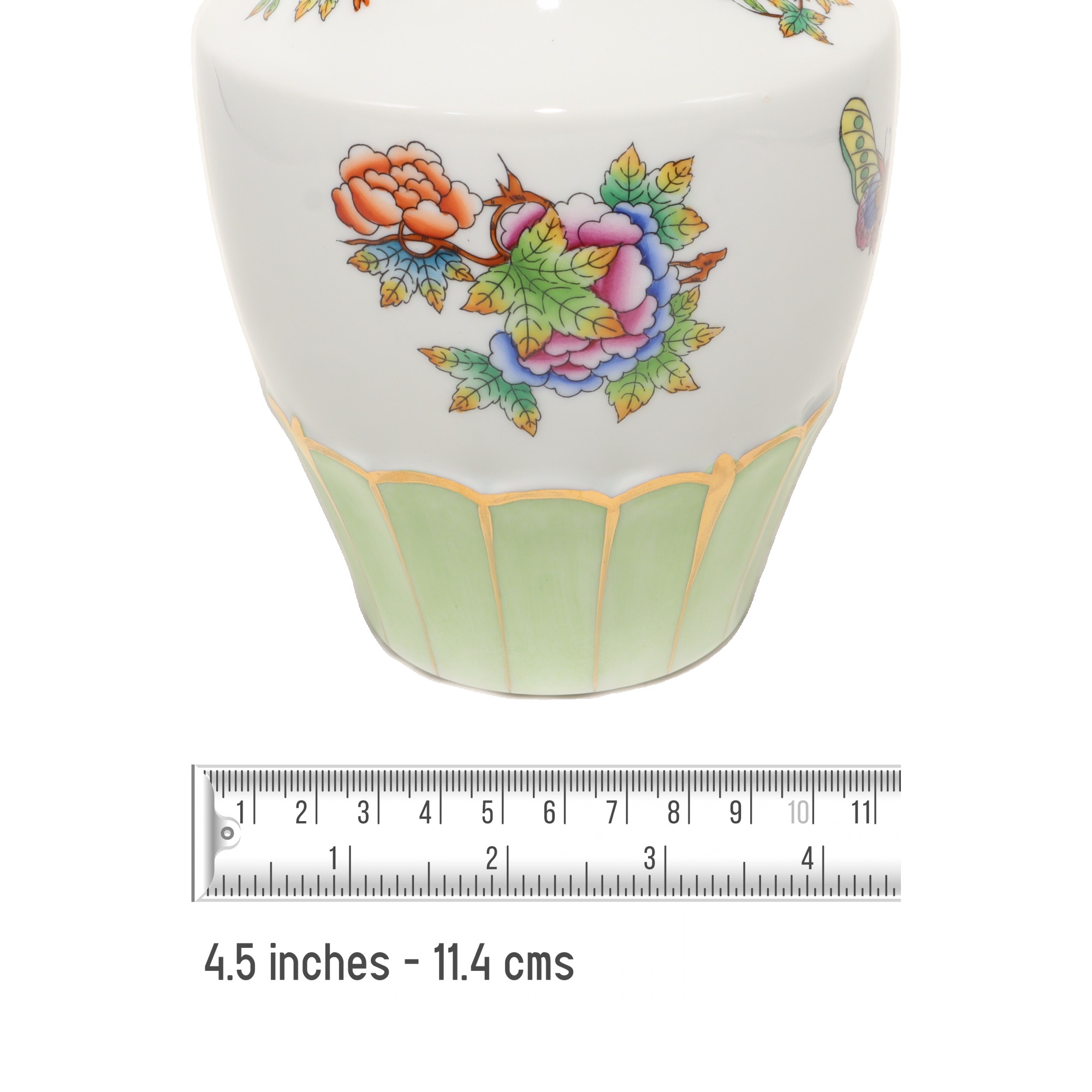 herend-vase-queen-victoria-gilded-flower-butterfy-motif-hand-painted-luxury-ceramics-15.jpg herend-vase-queen-victoria-gilded-flower-butterfy-motif-hand-painted-luxury-ceramics-15.jpg
