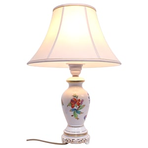 white-victoria-lamp