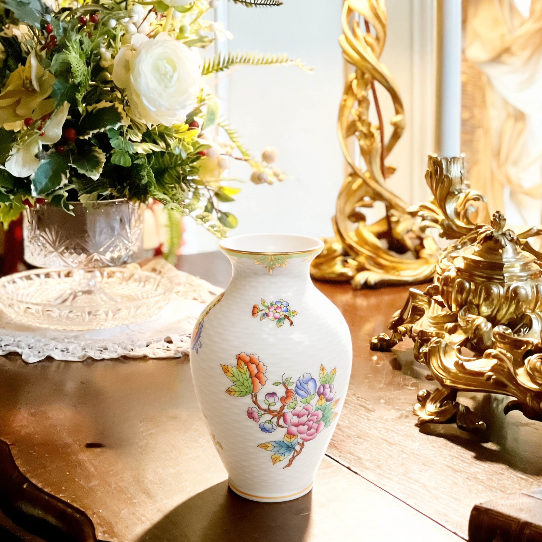 herend-queen-victoria-vase-braided-vintage-hand-painted-floral-vessel-gold-rim-01a3.jpg