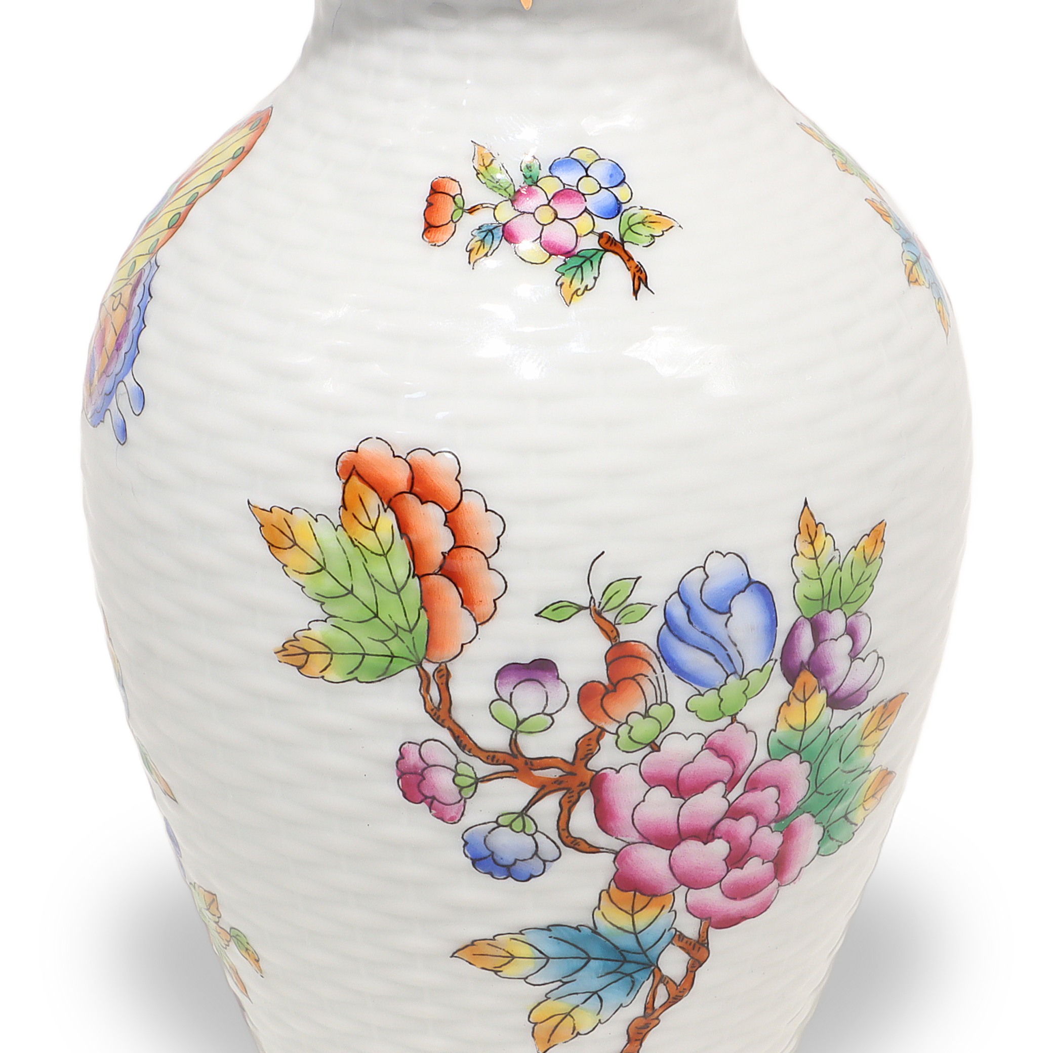herend-queen-victoria-vase-braided-vintage-hand-painted-floral-vessel-gold-rim-02.jpg