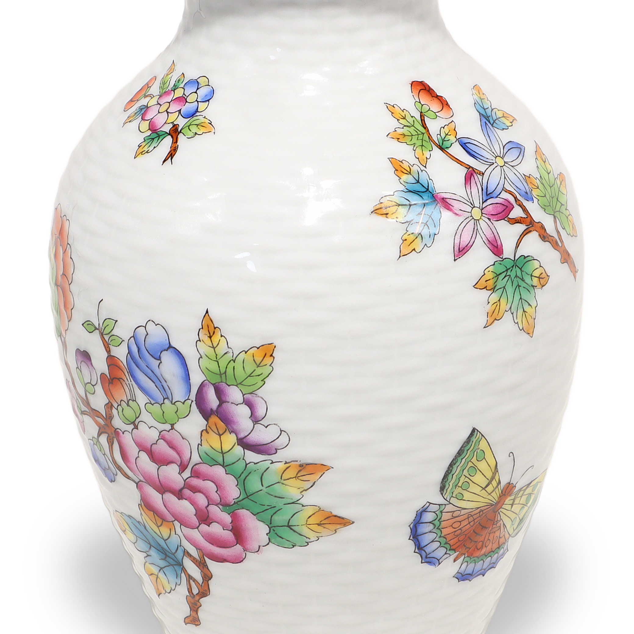 herend-queen-victoria-vase-braided-vintage-hand-painted-floral-vessel-gold-rim-05.jpg