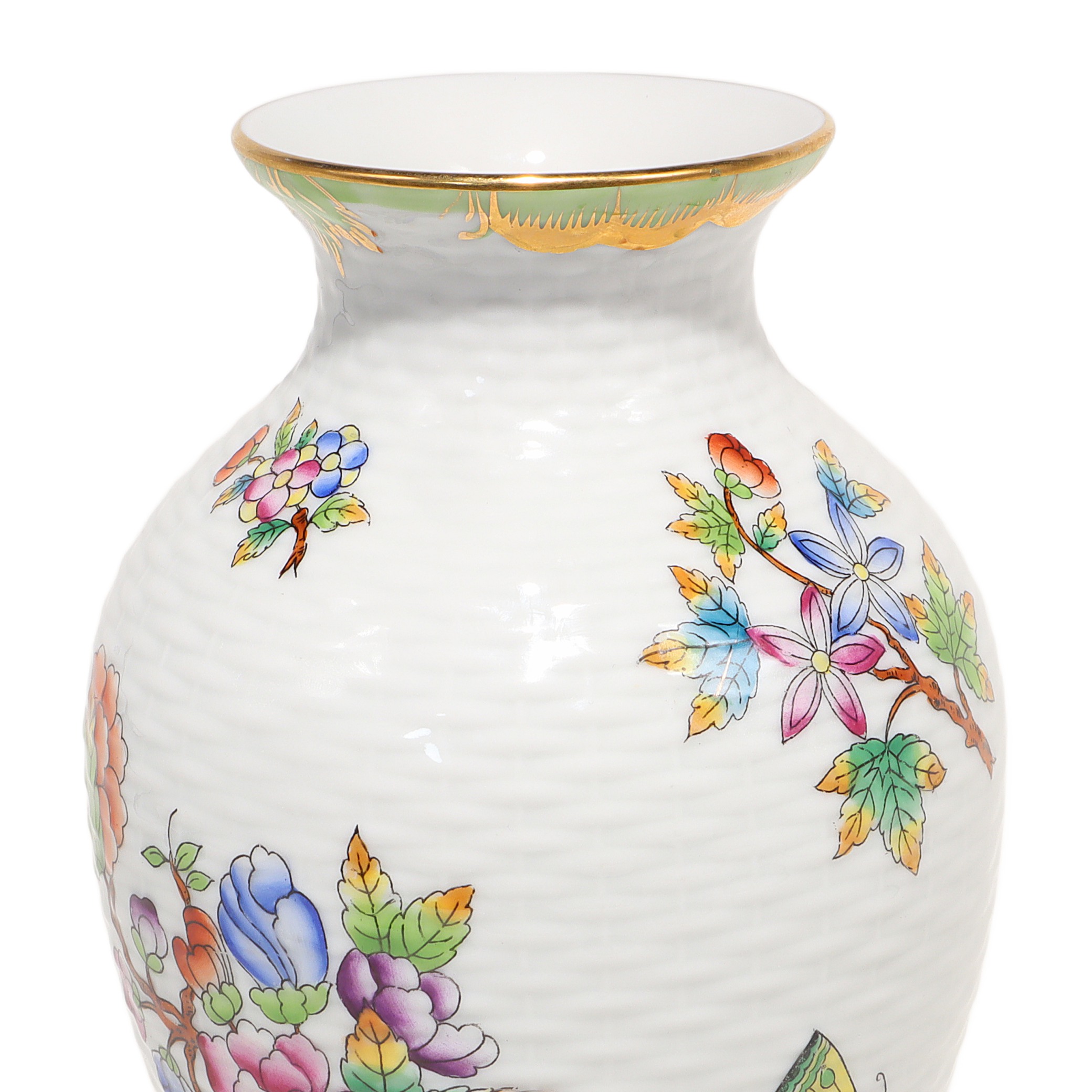 herend-queen-victoria-vase-braided-vintage-hand-painted-floral-vessel-gold-rim-06.jpg