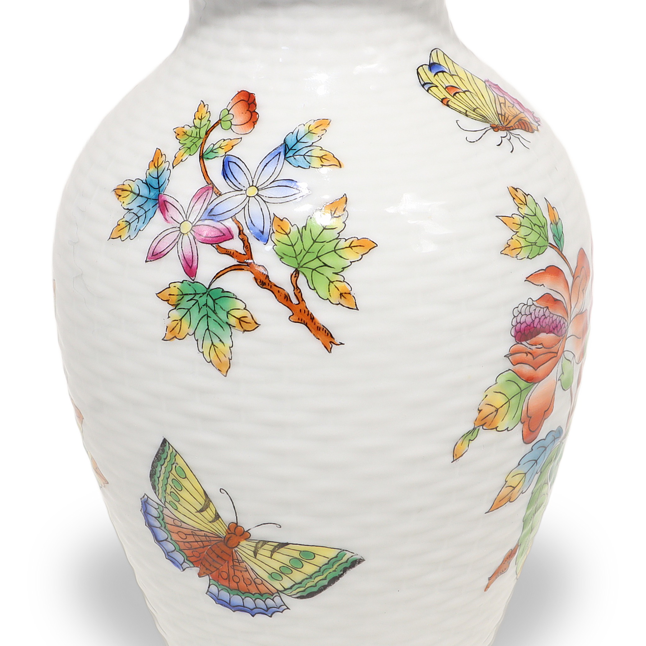 herend-queen-victoria-vase-braided-vintage-hand-painted-floral-vessel-gold-rim-08.jpg
