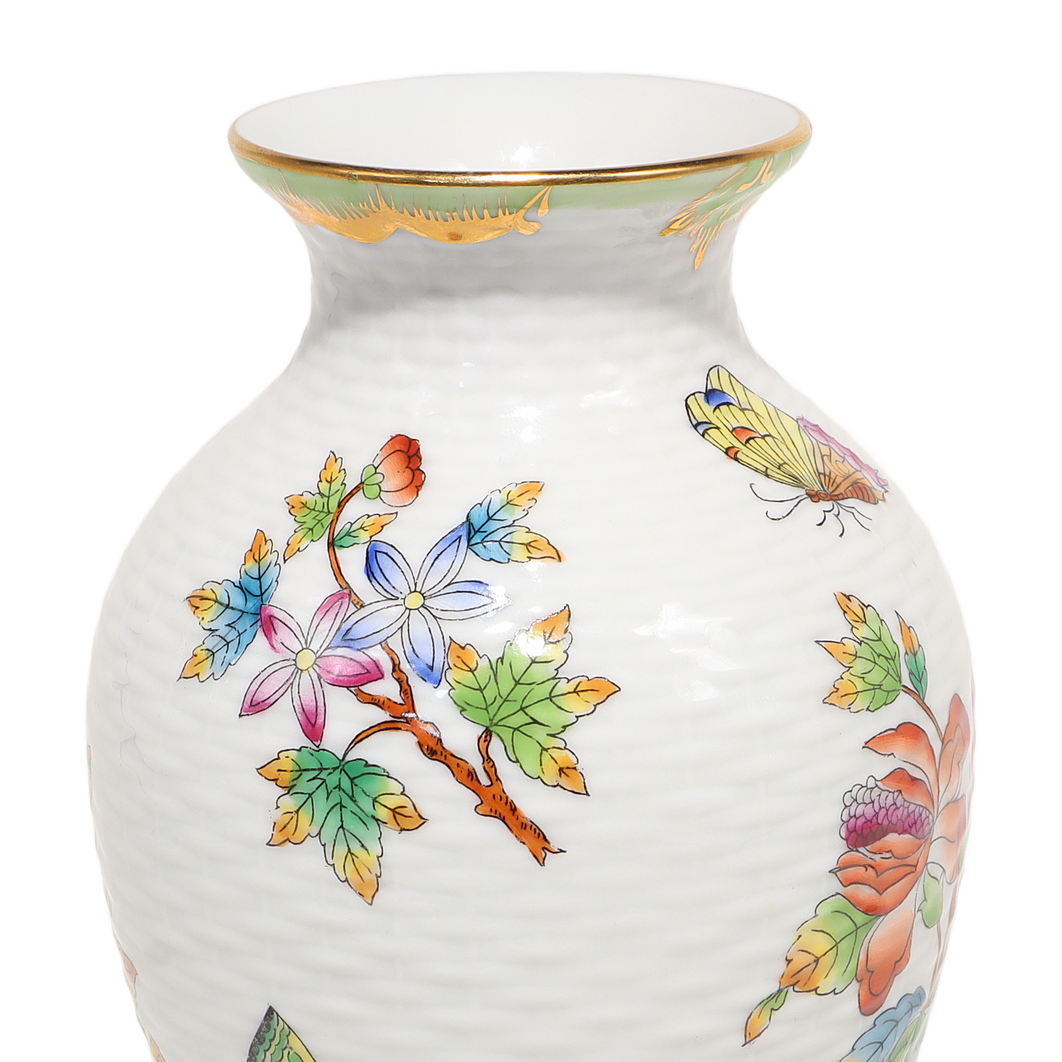 herend-queen-victoria-vase-braided-vintage-hand-painted-floral-vessel-gold-rim-09.jpg