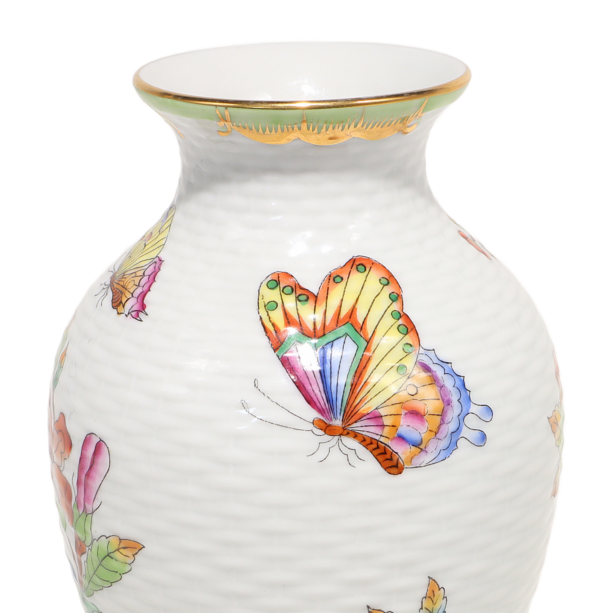 herend-queen-victoria-vase-braided-vintage-hand-painted-floral-vessel-gold-rim-15.jpg
