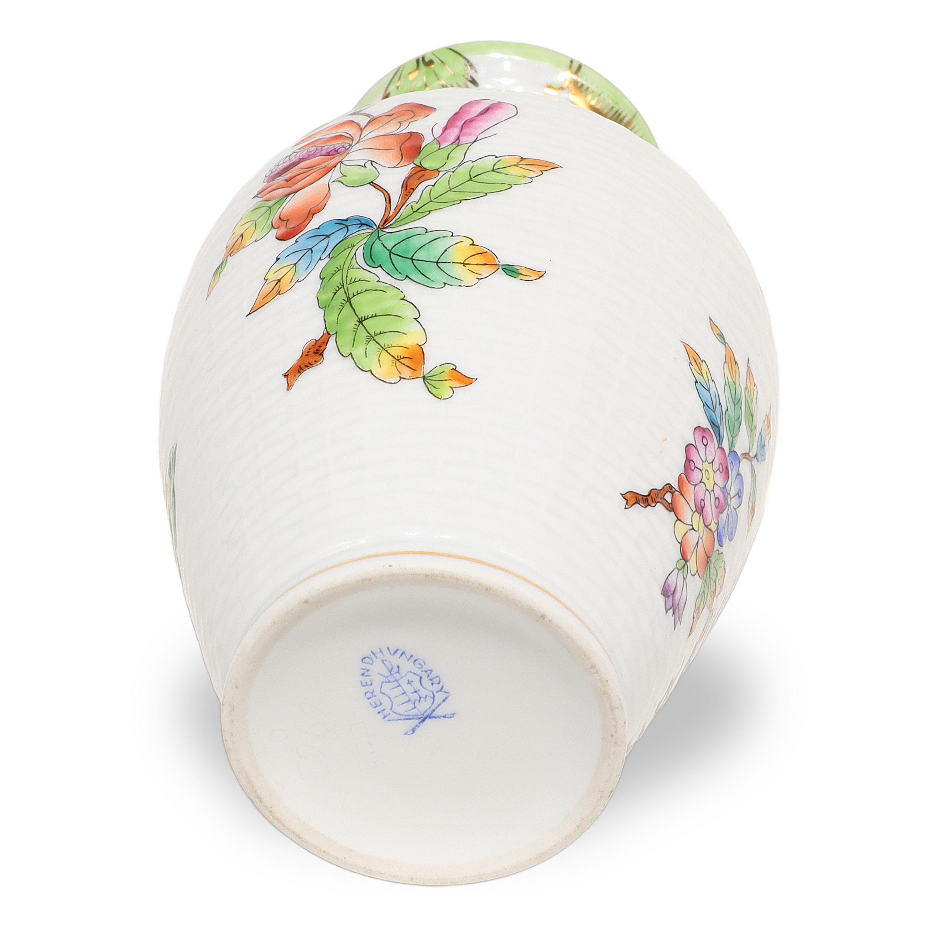 herend-queen-victoria-vase-braided-vintage-hand-painted-floral-vessel-gold-rim-16.jpg