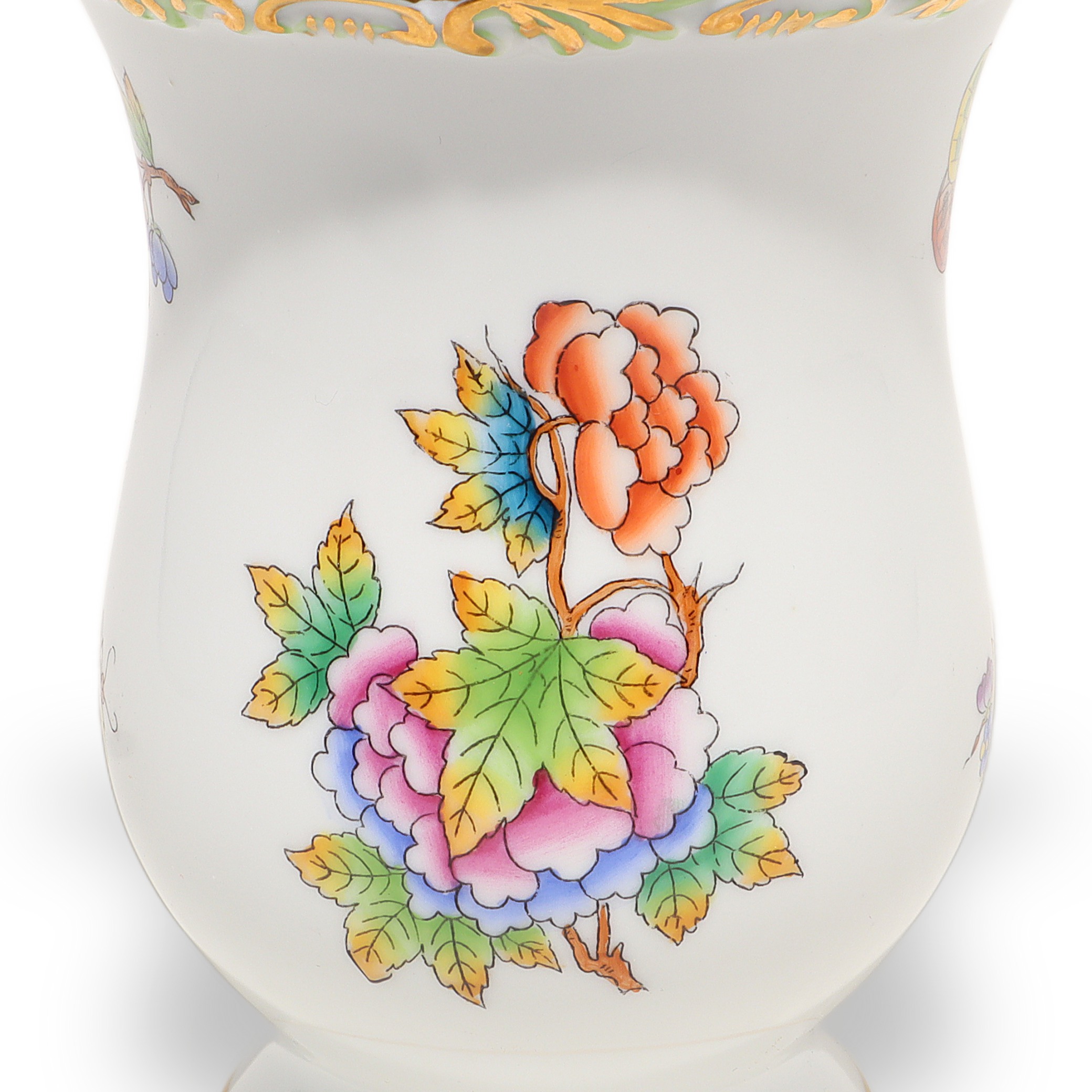 herend-victoria-baroque-vase-small-hand-painted-porcelain-gold-rim-02.jpg herend-victoria-baroque-vase-small-hand-painted-porcelain-gold-rim-02.jpg