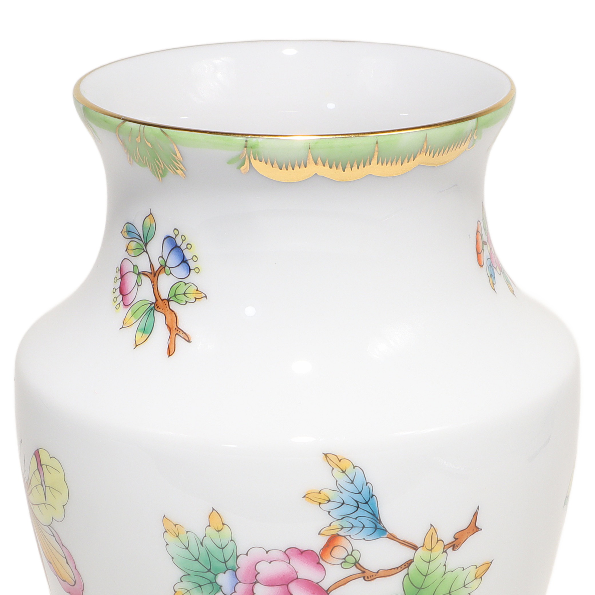 herend-hungary-porcelain-vase-queen-victoria-green-border-hand-painted-vinntage-gilded-03.jpg