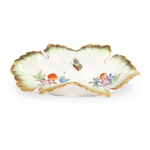 herend-queen-victoria-porcelain-leaf-bowl-butterfly-floral-gilt-rim-01.jpg